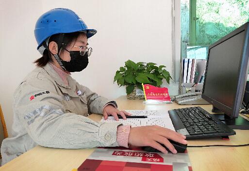任洋洋：小小一朵花，青春吐芳華