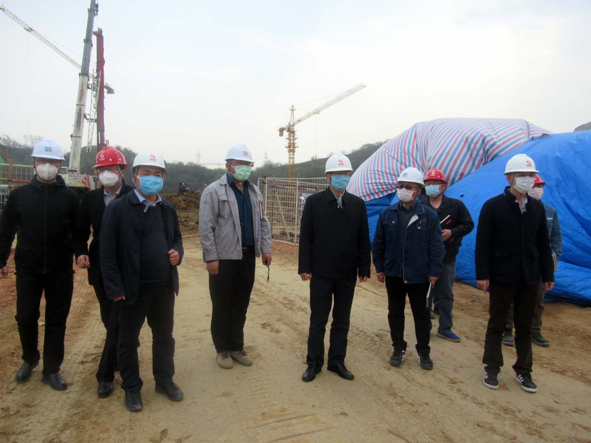 皖能環(huán)?？偨?jīng)理張為義到安徽電建一公司合肥龍泉山項目調(diào)研疫情防控和復(fù)工復(fù)產(chǎn)工作