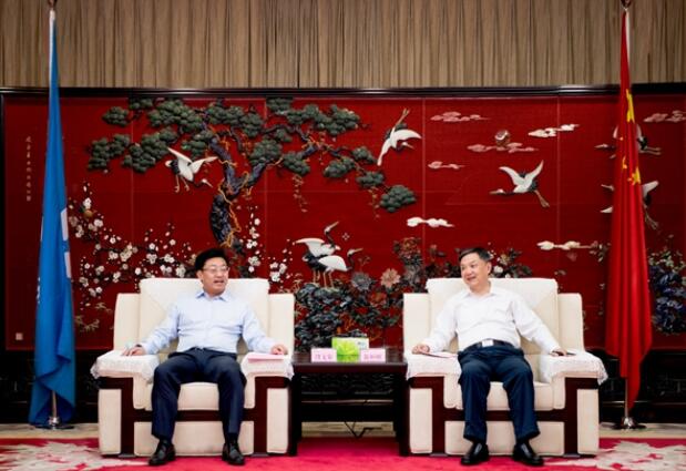 溫樞剛會(huì)見云南能投集團(tuán)黨委書記、董事長(zhǎng)段文泉