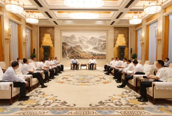 湖北省委書記應(yīng)勇、省長王曉東會見國家電網(wǎng)董事長、黨組書記毛偉明