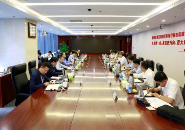 錢(qián)智民會(huì)見(jiàn)鞍鋼集團(tuán)董事長(zhǎng)、黨委書(shū)記譚成旭