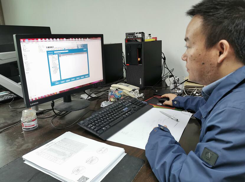 “穿搭”二維碼，浙江慈溪市供電公司工程檔案數(shù)字化，讓資料“動(dòng)”起來(lái)