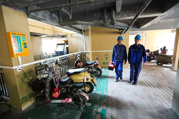 “小電驢”充電更安全了！寧?？h24393個充電接口完成升級改造