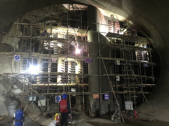 國網(wǎng)劉家峽水電廠7、8號機組進水口攔污柵補焊打磨修復順利完成