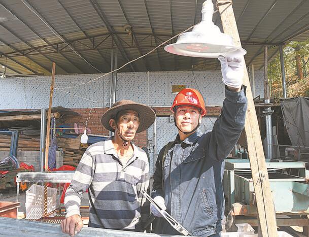 李德青：村民用電滿意，我心里才踏實(shí)