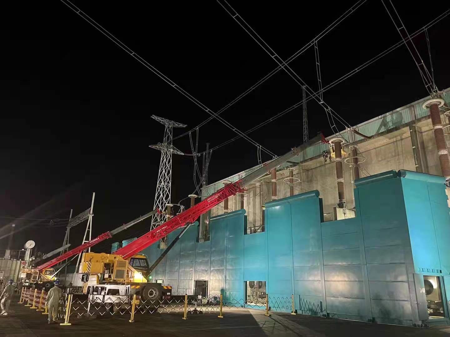 鄂電“鐵軍”：30個(gè)小時(shí)晝夜搶修作業(yè)，守護(hù)西電東送電網(wǎng)大動(dòng)脈