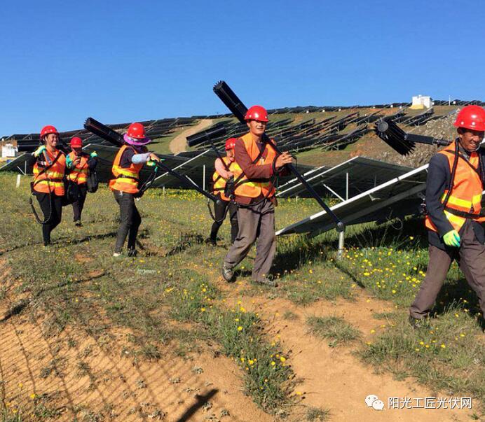 面積接近一個新加坡！青海塔拉灘光伏電站照亮“陽光之路”