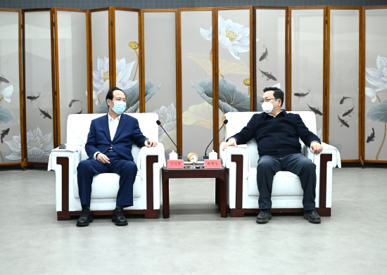 丁焰章與雄安新區(qū)黨工委書記、管委會(huì)主任張國華會(huì)談