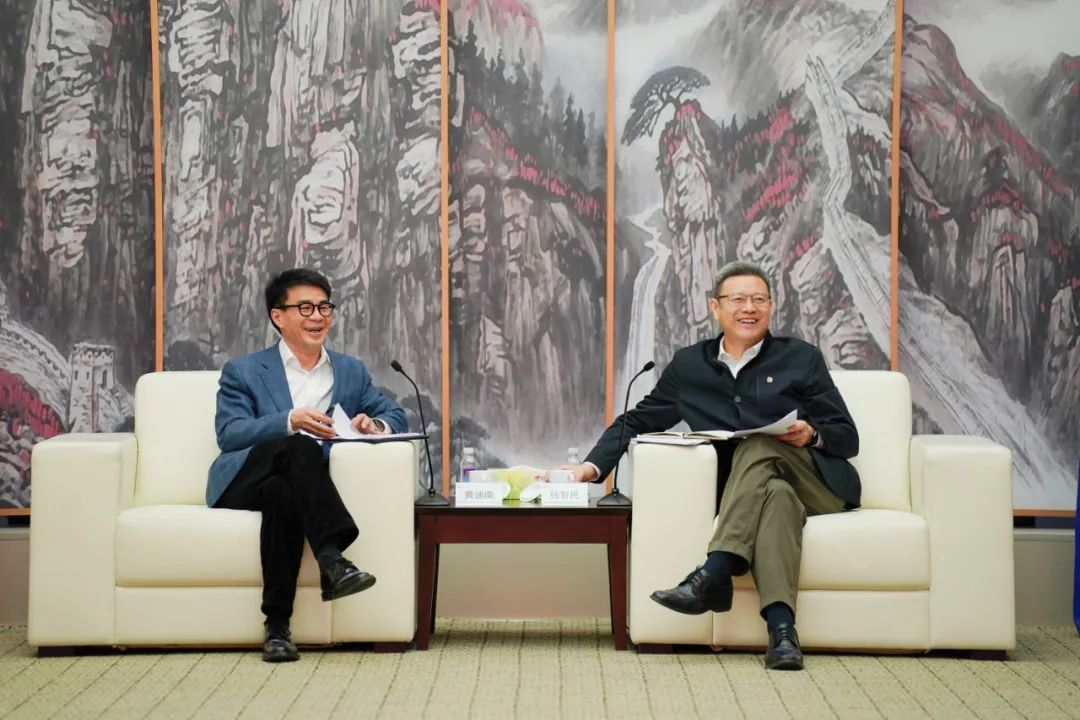 國家電投黨組書記、董事長錢智民會(huì)見申能集團(tuán)黨委書記、董事長黃迪南