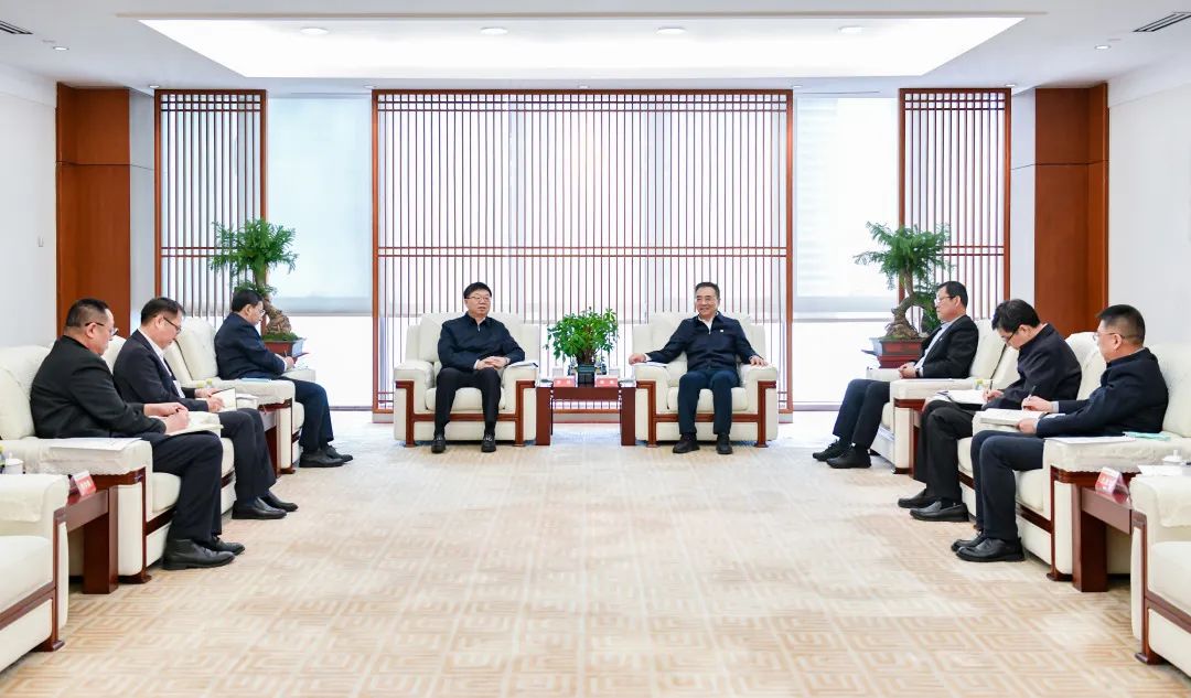大唐集團有限公司黨組書記、董事長鄒磊會見吉林省委常委、省委秘書長李偉