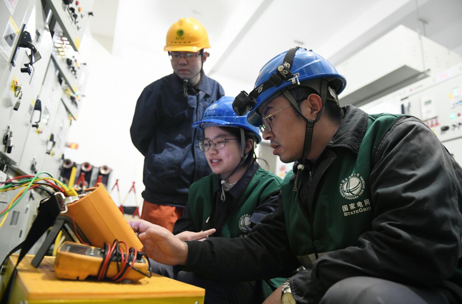 余姚市宏宇輸變電工程公司變電站綜合檢修為電網(wǎng)“強(qiáng)筋健骨”