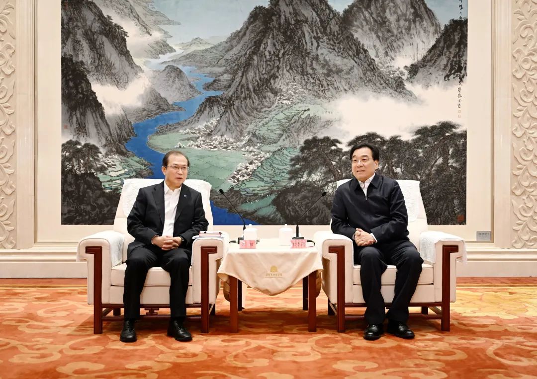 華電集團(tuán)黨組書記、董事長江毅拜會(huì)江蘇省委書記信長星