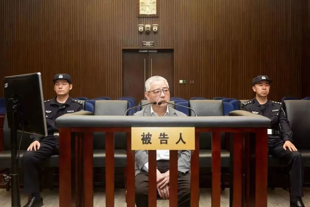 被控受賄1.56億，原上海電氣集團(tuán)股份有限公司總裁、董事長(zhǎng)鄭建華受審