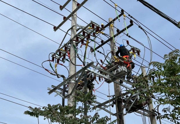 六五四供電公司奮戰(zhàn)8小時，順利完成新線路投運