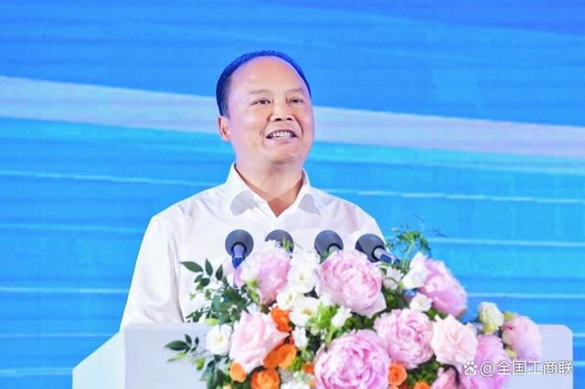 全國工商聯(lián)副主席，通威集團(tuán)董事局主席劉漢元：加快建設(shè)可再生能源 構(gòu)建川渝清潔能源一體化