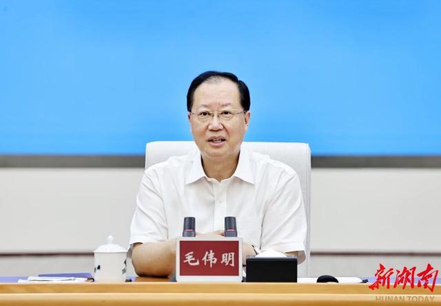 湖南省委副書(shū)記、省長(zhǎng)毛偉明與發(fā)電企業(yè)代表座談：強(qiáng)化擔(dān)當(dāng) 滿發(fā)穩(wěn)發(fā)