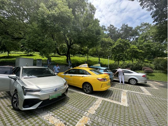 調(diào)查丨多地充電樁電價(jià)漲幅20%以上，分時(shí)電價(jià)與行業(yè)競(jìng)爭(zhēng)多方博弈