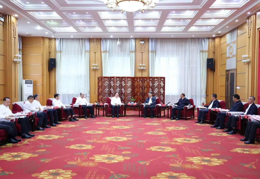 國家電網(wǎng)公司董事長、黨組書辛保安會見青海省委書記陳剛、省長吳曉軍、省政協(xié)主席公保扎西