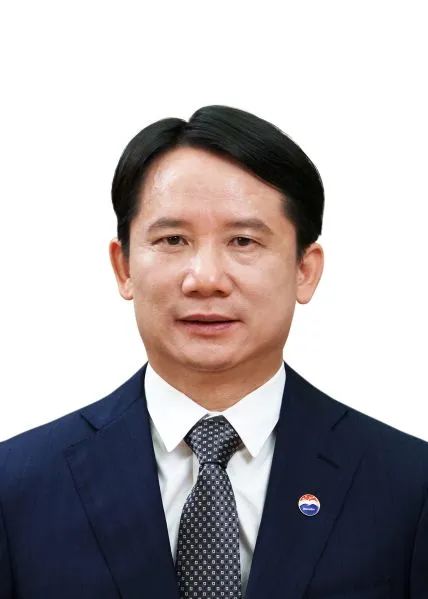 曾任貴州省能源局黨組書記、局長(zhǎng) 丁雄軍當(dāng)選中國(guó)貴州茅臺(tái)酒廠(集團(tuán))黨委書記