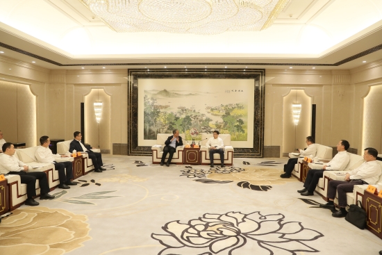 中國電建黨委副書記、總經(jīng)理王斌與江蘇省委常委、蘇州市委書記曹路寶舉行會談