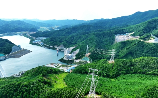 東北地區(qū)最大抽水蓄能電站首臺機組正式投產發(fā)電