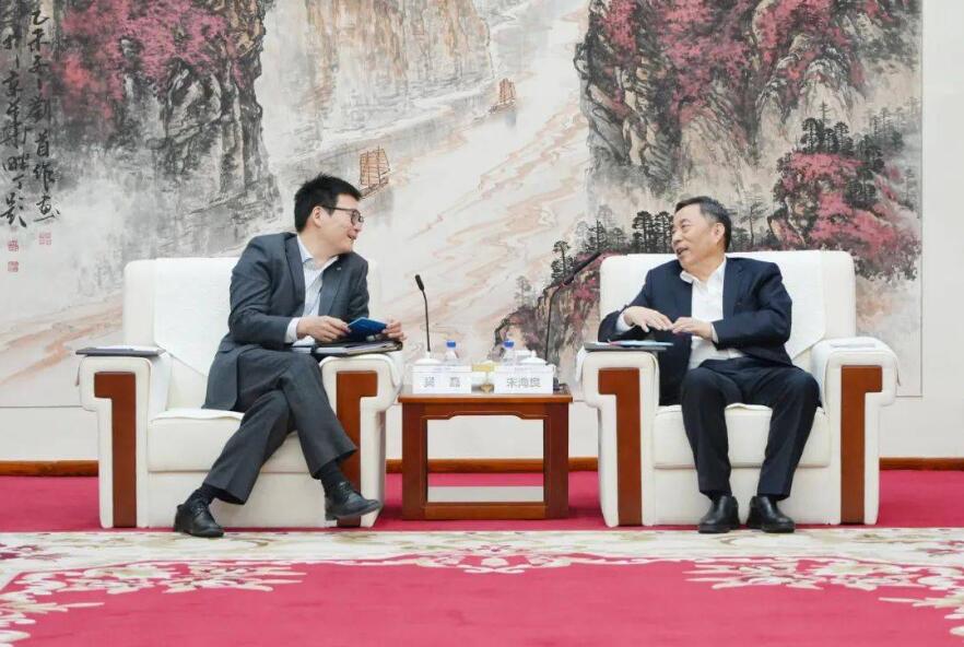 中國(guó)能建黨委書記、董事長(zhǎng)宋海良與上海電氣集團(tuán)黨委書記、董事長(zhǎng)吳磊會(huì)談