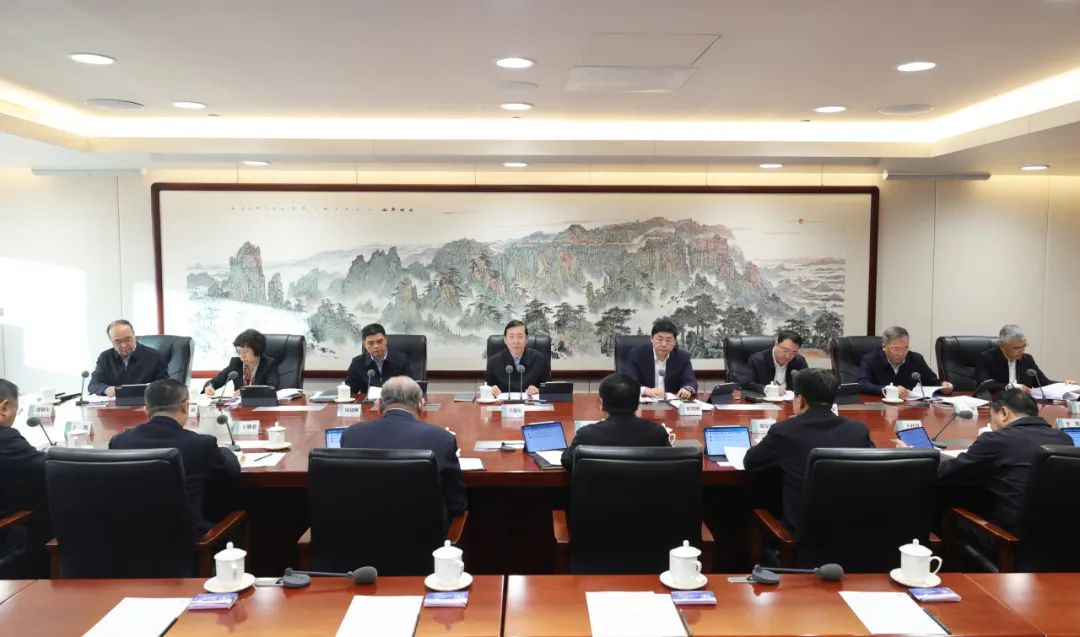 國家電網(wǎng)公司領(lǐng)導班子和專職助理、總師、副總師2024年調(diào)研座談會召開