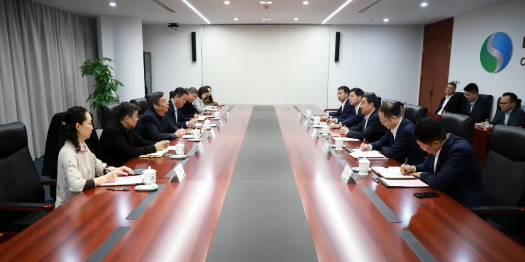 中國電氣裝備黨委書記、董事長白忠泉會見上海市經濟和信息化委員會副主任戎之勤