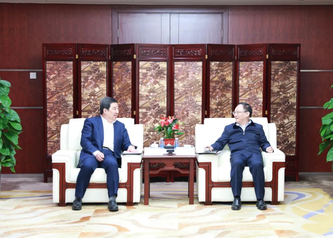 中國(guó)電氣裝備白忠泉董事長(zhǎng)、周群總經(jīng)理拜訪中鋁集團(tuán)董事長(zhǎng)段向東、總經(jīng)理王石磊