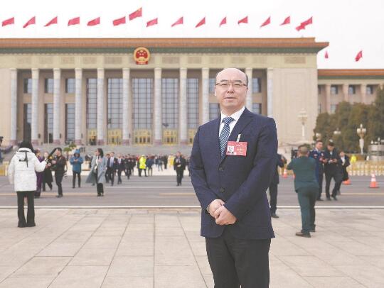 【兩會(huì)好聲音】全國(guó)人大代表，國(guó)網(wǎng)山東公司董事長(zhǎng)、黨委書記 王志偉：推動(dòng)新能源高質(zhì)量發(fā)展 助力美麗中國(guó)建設(shè)