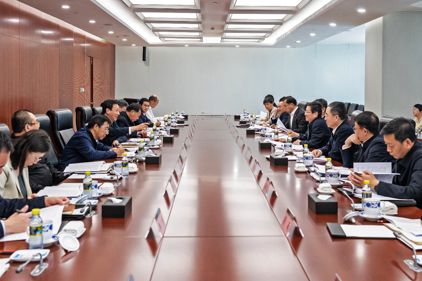 國家能源局黨組成員、副局長任京東一行到國家能源集團調(diào)研