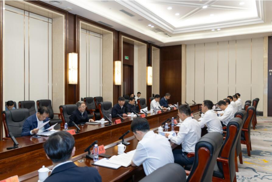 劉偉平、韓君調(diào)研三峽集團(tuán)內(nèi)蒙古區(qū)域工作