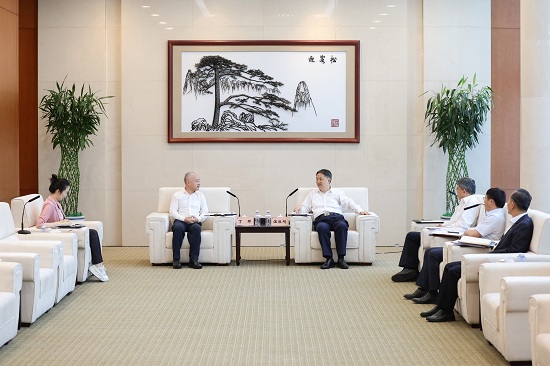 華能集團(tuán)黨組書記、董事長(zhǎng)溫樞剛會(huì)見(jiàn)?？谑惺虚L(zhǎng)丁暉