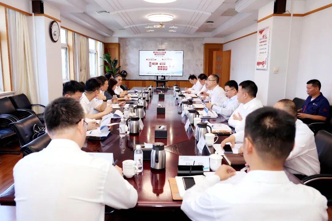 中國電氣裝備黨委書記、董事長李洪鳳到寶雞駐地企業(yè)調(diào)研