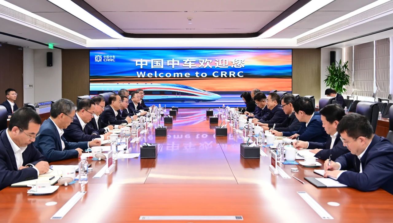 大唐集團黨組書記、董事長鄒磊與中國中車黨委書記、董事長孫永才座談交流